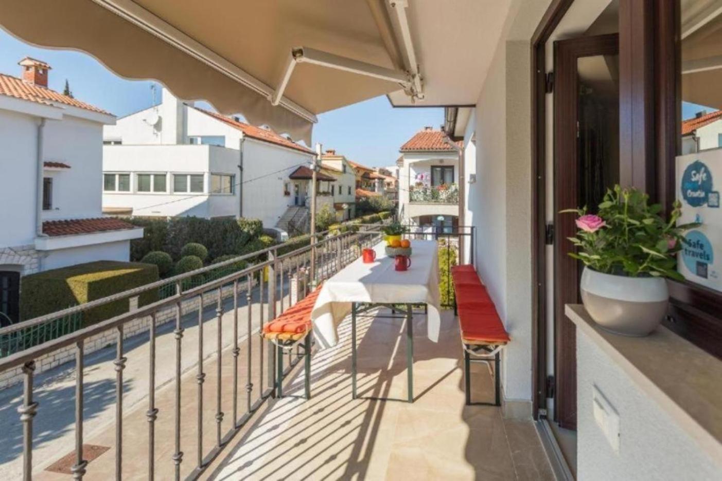 Alex Deluxe Apartments On Beach Porec Esterno foto