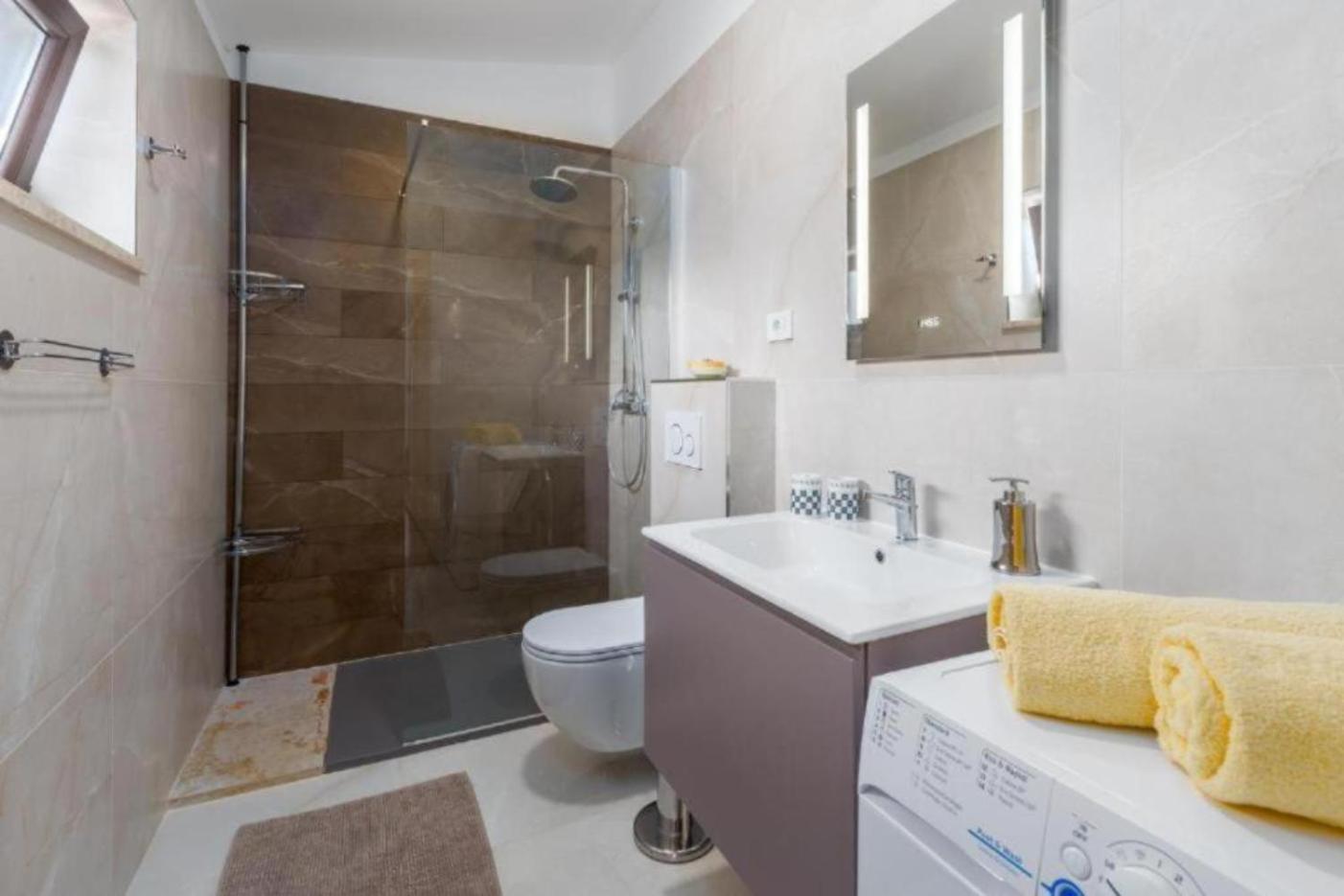 Alex Deluxe Apartments On Beach Porec Esterno foto